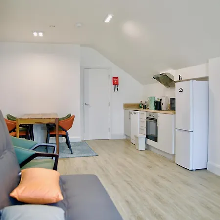 Mary St House 3a *